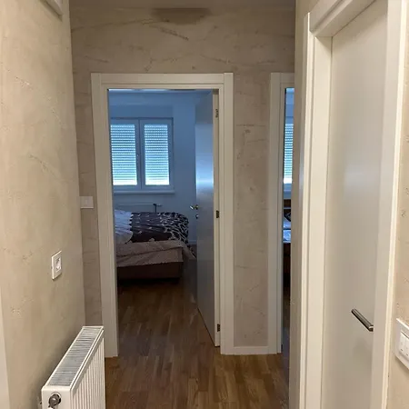 Apartment Park Novi *