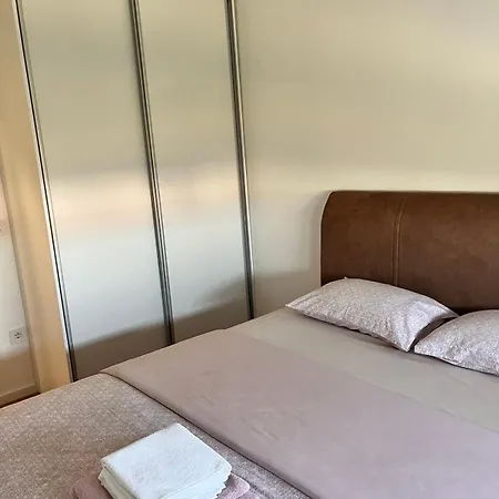 Park Novi Apartment *